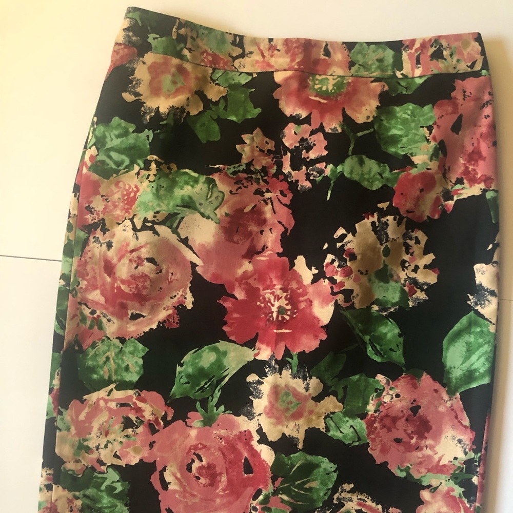 Talbots Straight Floral Skirt. Used/Preowned